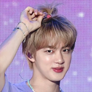 lucymoonchild profile image