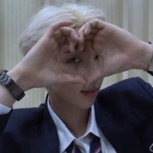 «YH» profile image