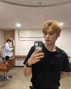 knwnie profile image