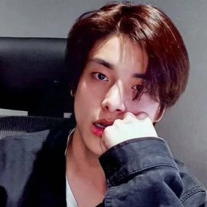 AliCr0wn profile image