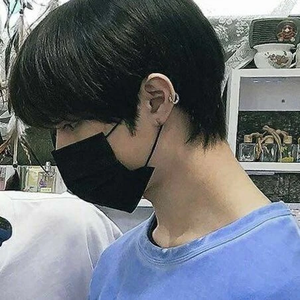 유월쓰 profile image