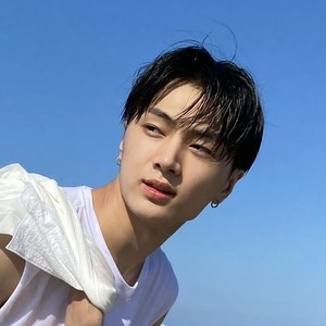 snowmonsjk profile image