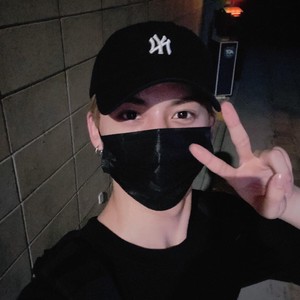 hysJr profile image