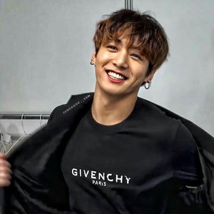 f8e6cee65acd57635b64801c9a579802 profile image