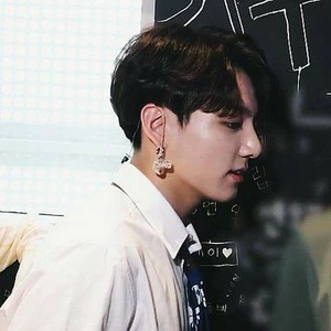 이밤을찬란히밝히는걸지켜봐 profile image