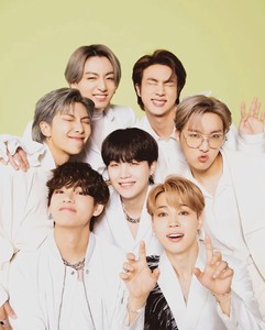 HoàngVy2107 profile image