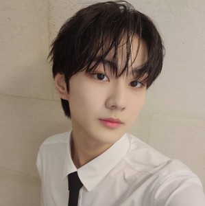 yunawonien profile image