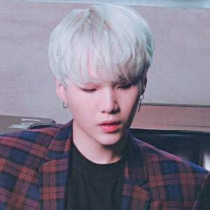 柳伭 profile image