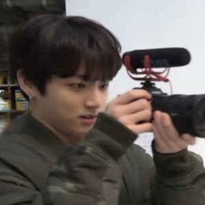 방탄은귀욤뽀짝아미꺼야 profile image