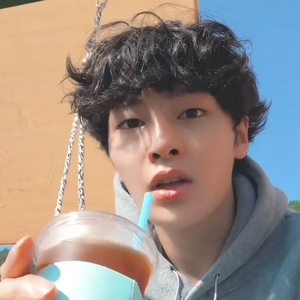 straybwrry profile image