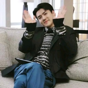 跟吴校训对视 profile image