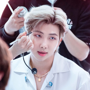 0Lily0 profile image