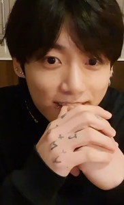 꾹꾹v profile image