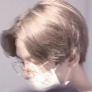 백현y profile image