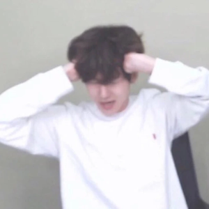 草莓拨弦儿 profile image