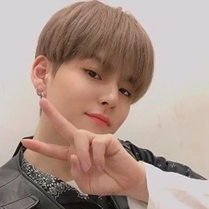 요냥이오빠가내오빠였을면정말좋겠다ㅠㅠ profile image