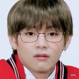 suisuinian profile image