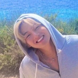 Melqwq⟭⟬⁷ profile image