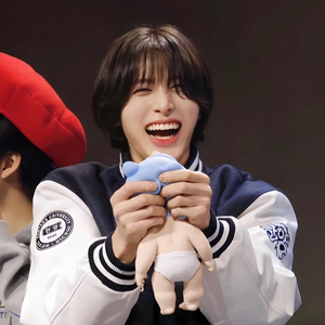 junghwanieeeeeeeee profile image